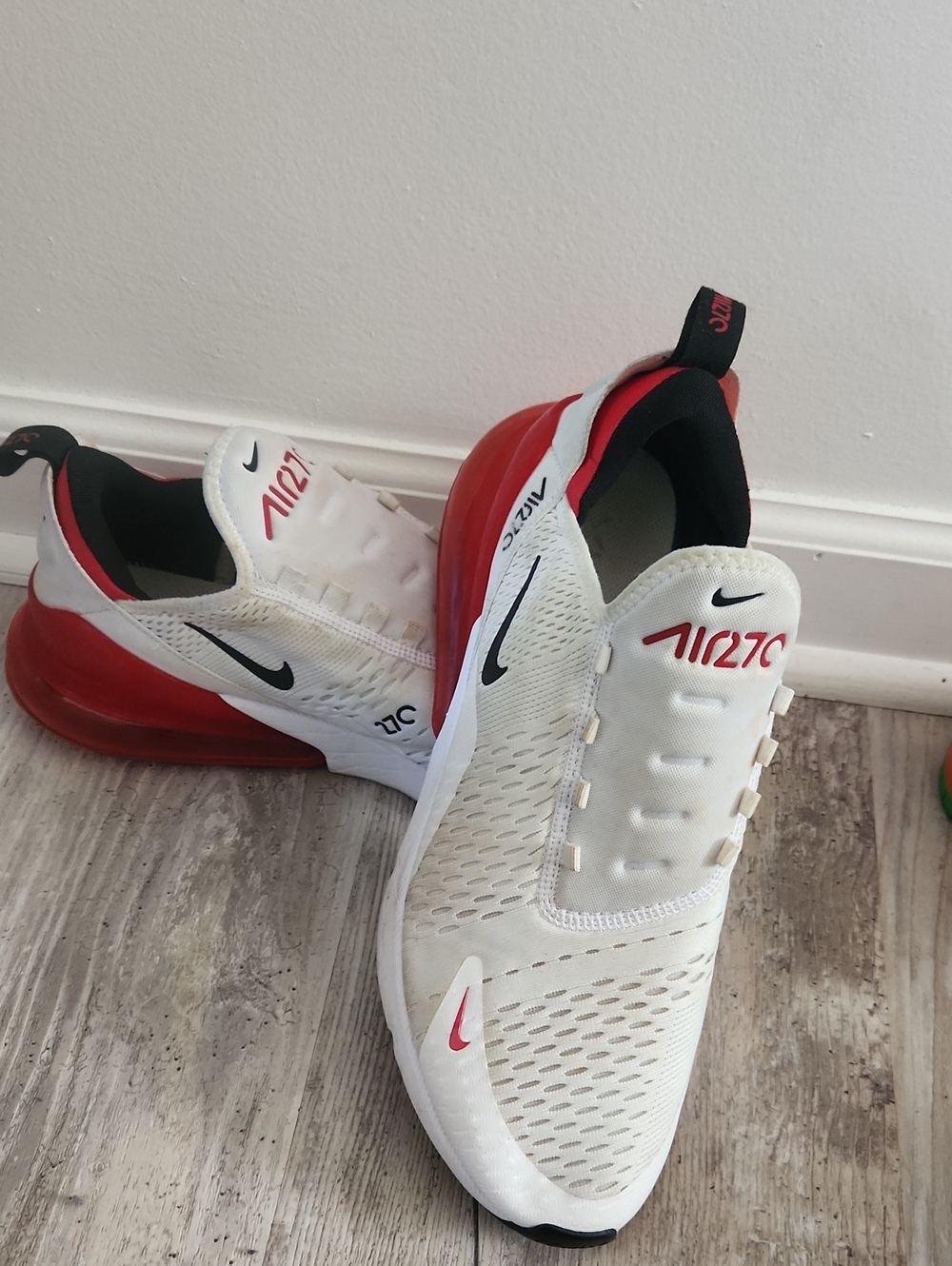 Nike Men’s White and Red Air Max 270 Slip-On Sneakers